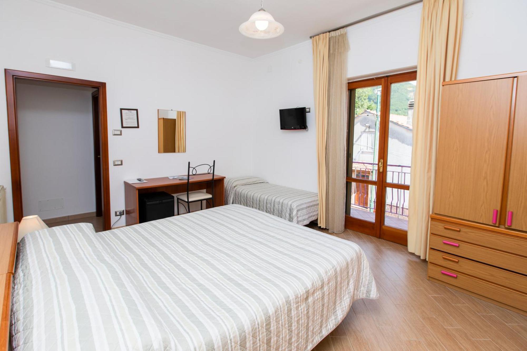 Sant'Anna Bed & Breakfast Аджерола Екстериор снимка