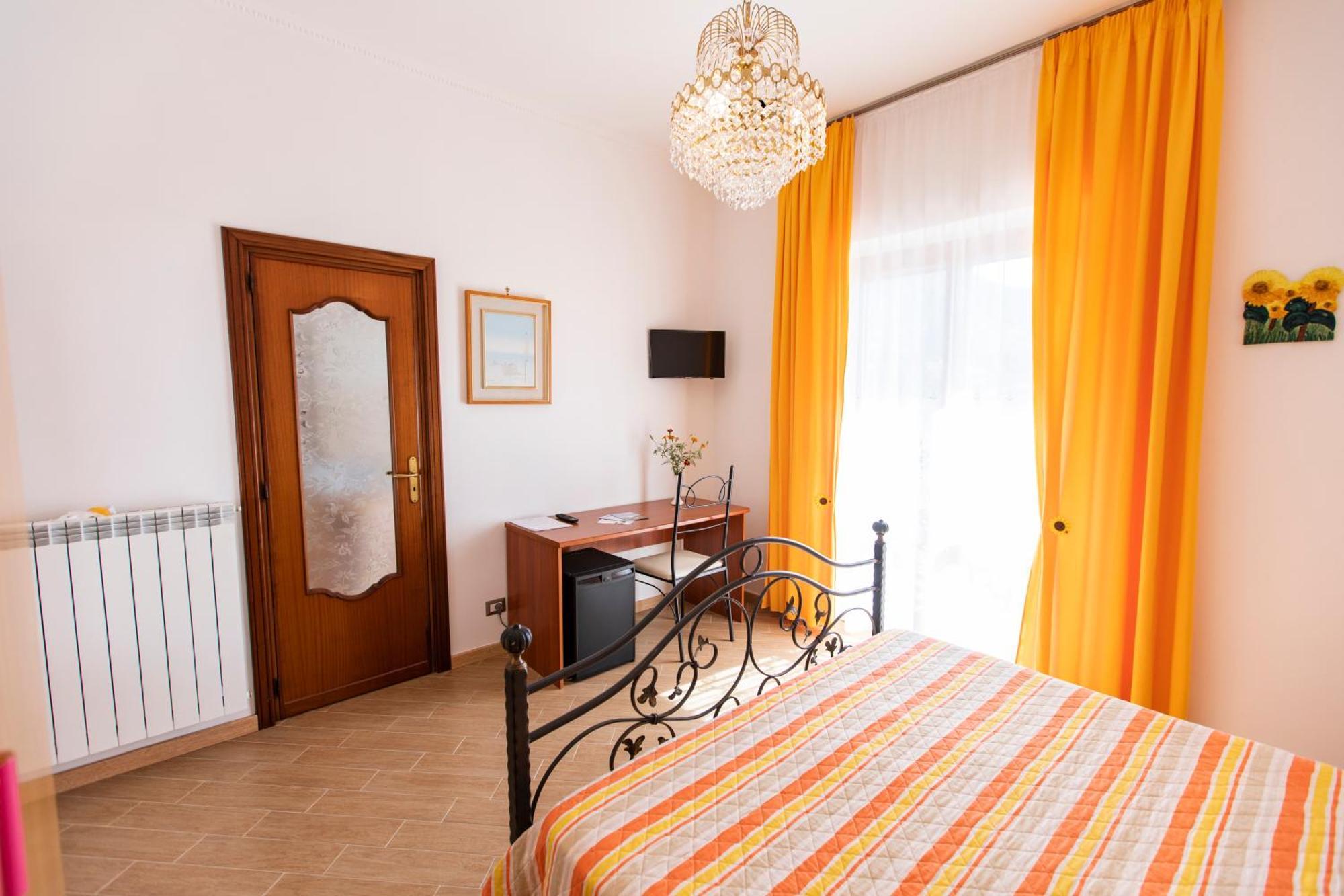 Sant'Anna Bed & Breakfast Аджерола Екстериор снимка