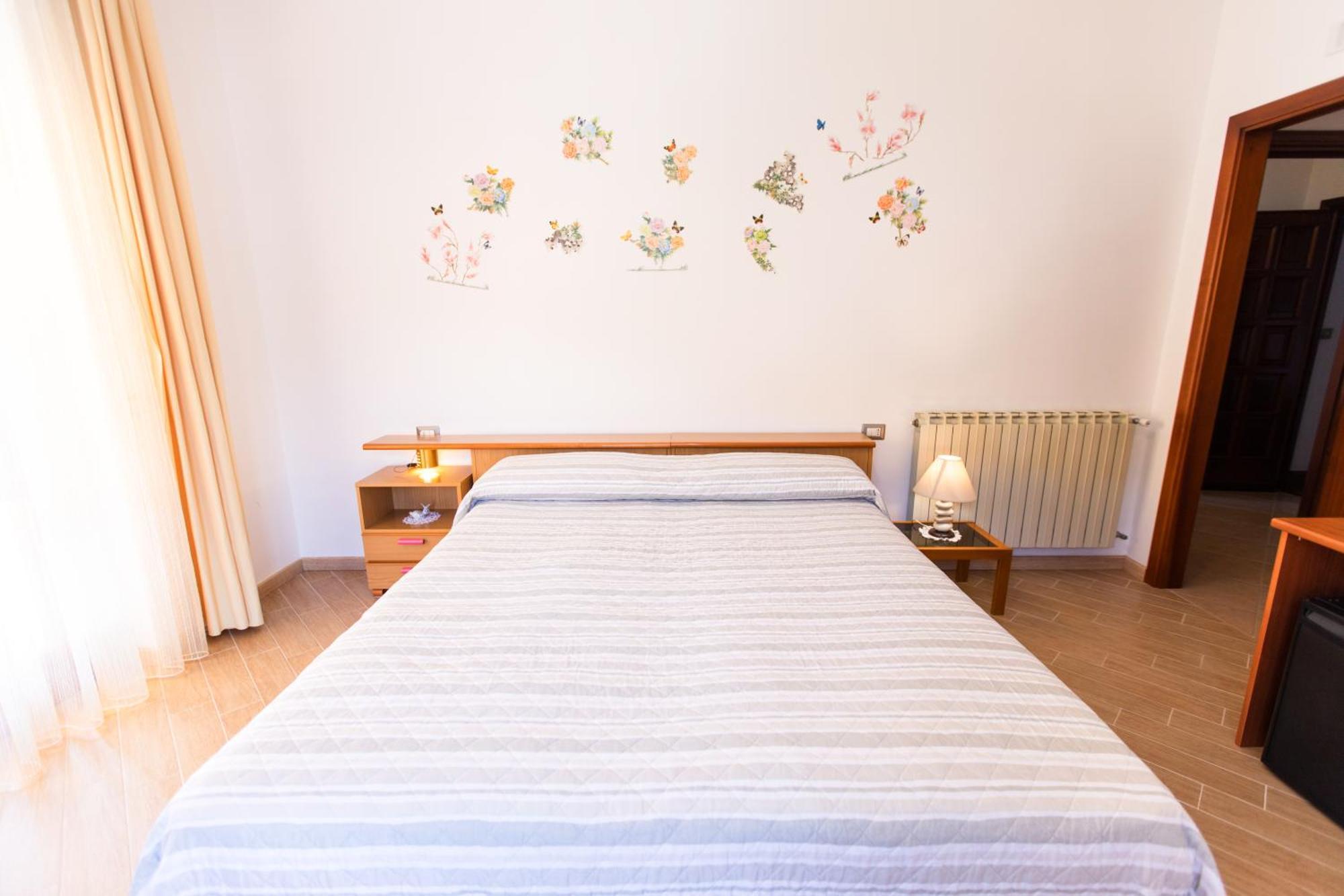 Sant'Anna Bed & Breakfast Аджерола Екстериор снимка