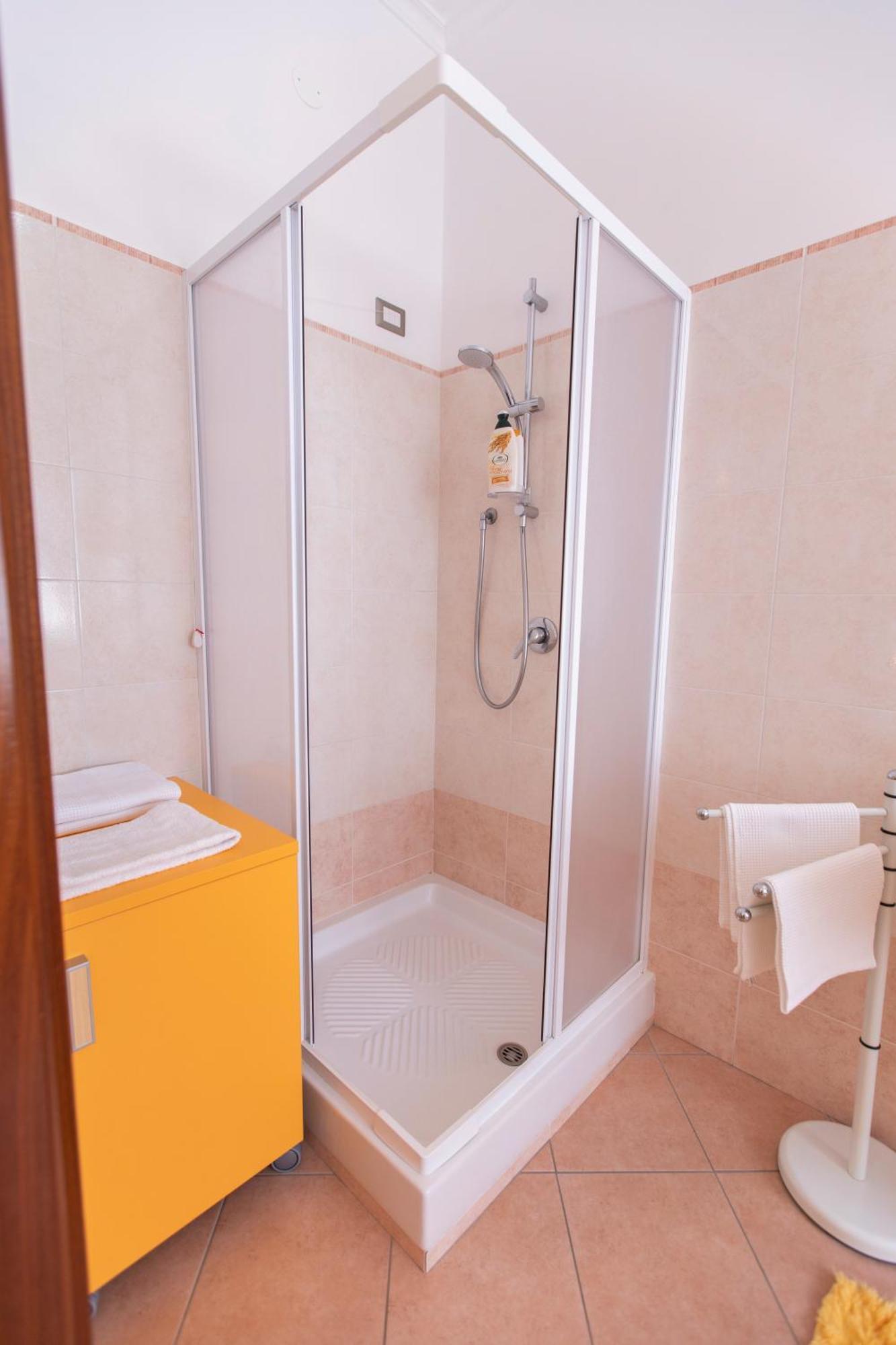 Sant'Anna Bed & Breakfast Аджерола Екстериор снимка