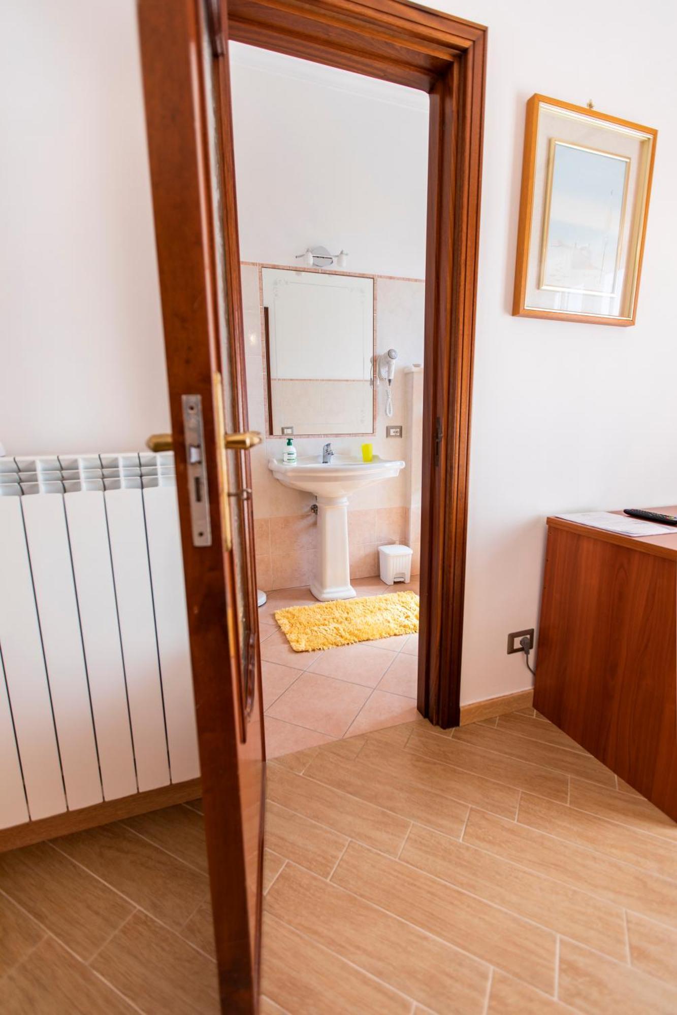 Sant'Anna Bed & Breakfast Аджерола Екстериор снимка
