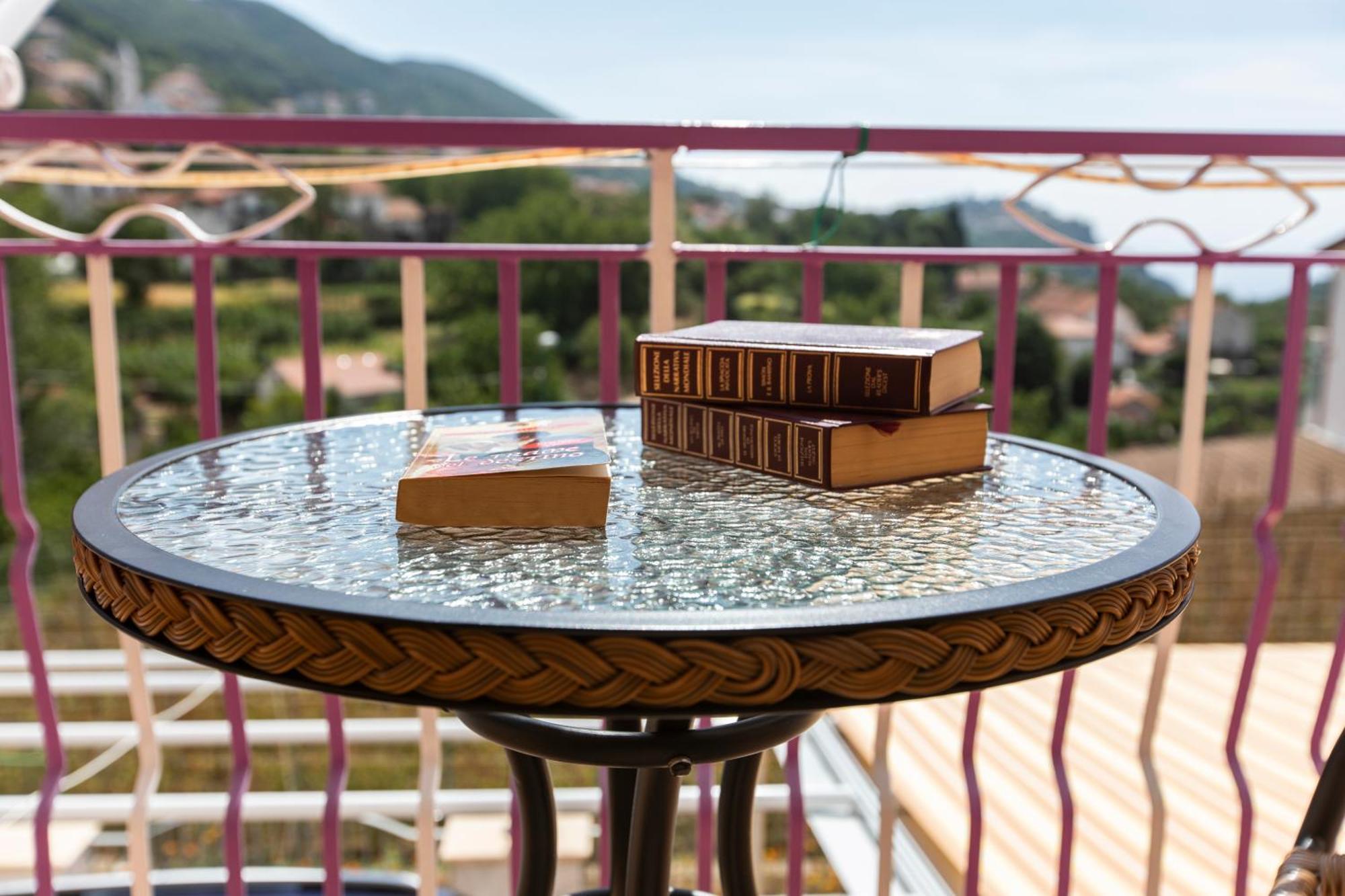 Sant'Anna Bed & Breakfast Аджерола Екстериор снимка