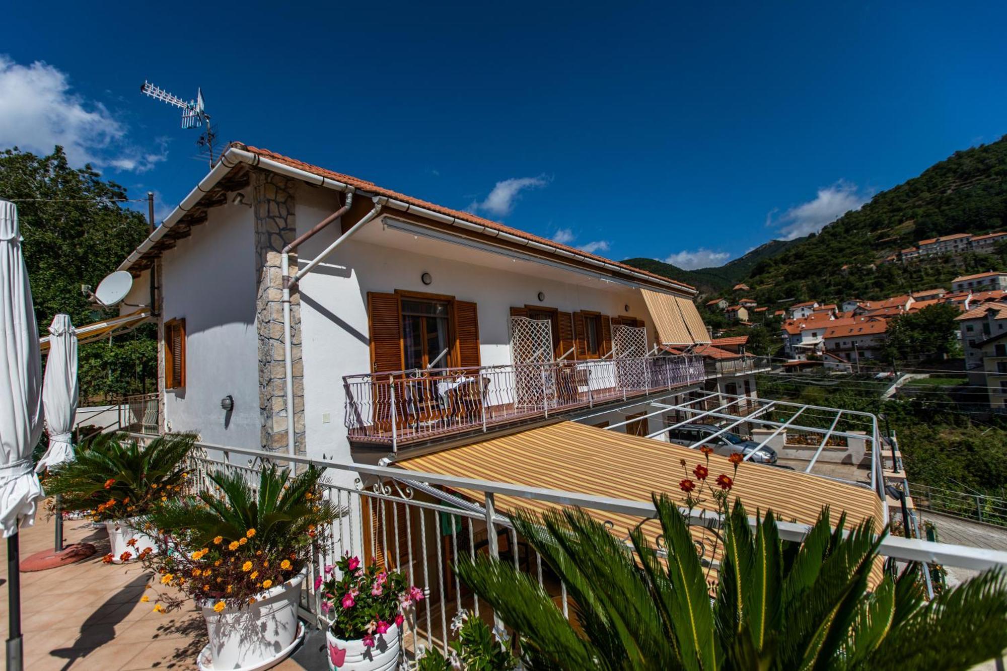 Sant'Anna Bed & Breakfast Аджерола Екстериор снимка