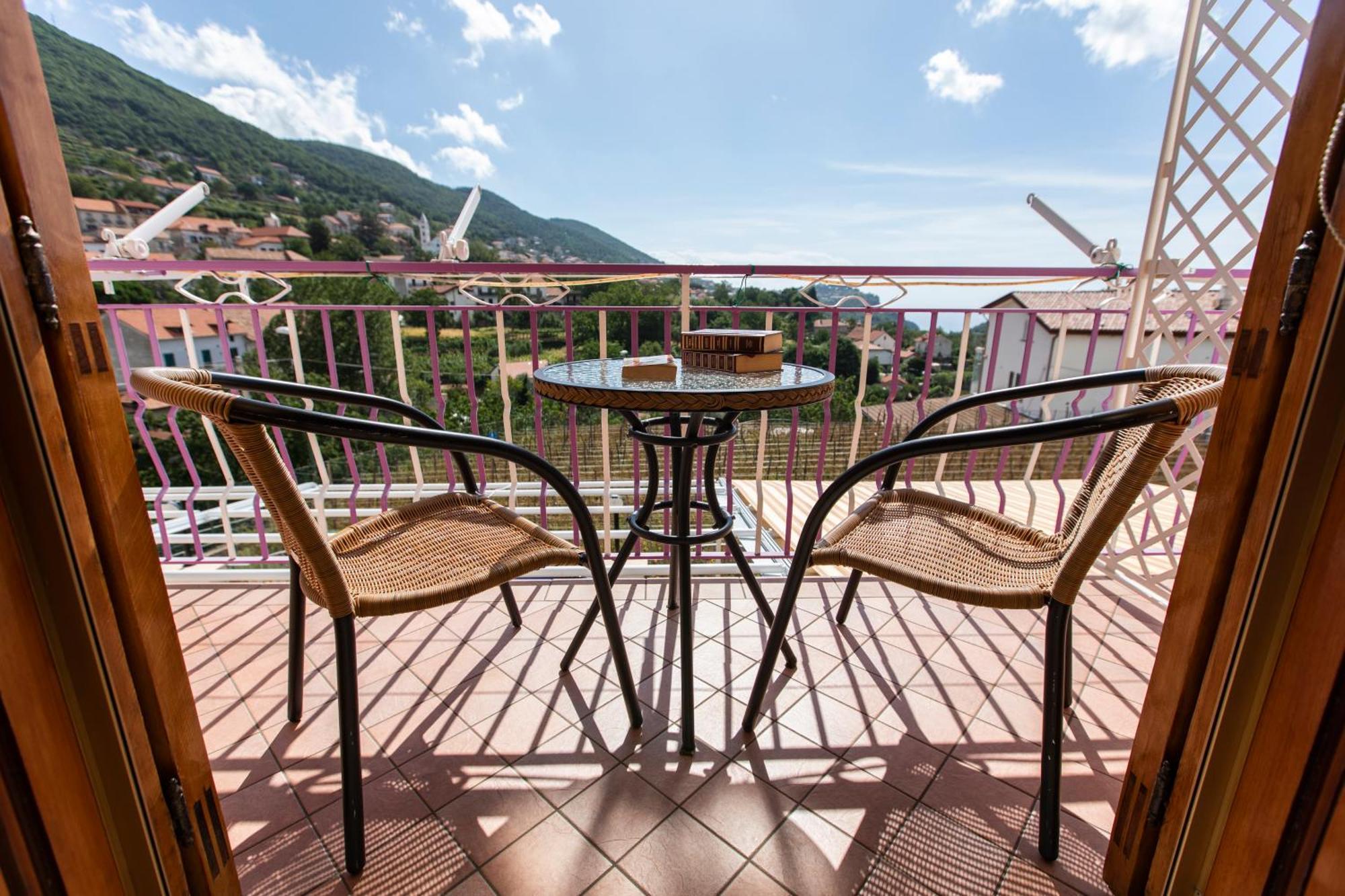 Sant'Anna Bed & Breakfast Аджерола Екстериор снимка
