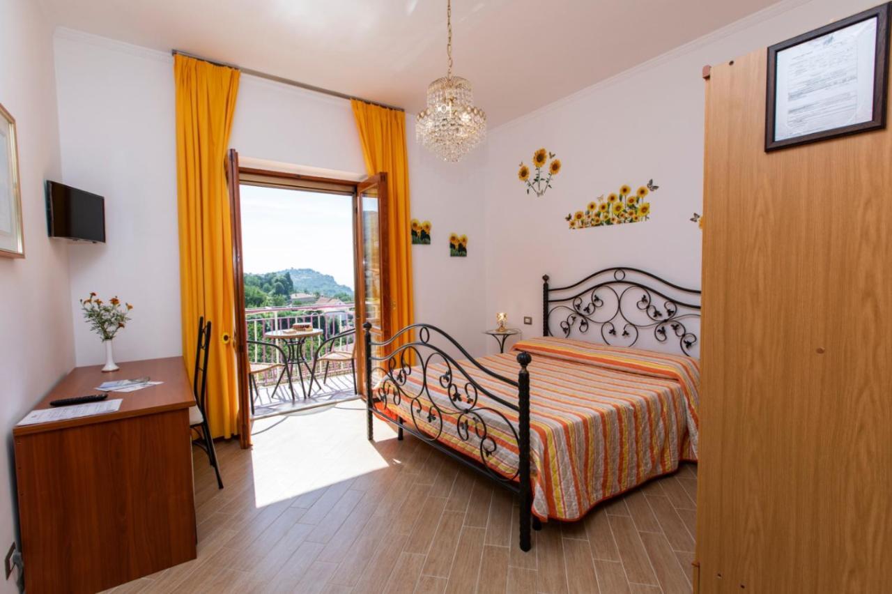 Sant'Anna Bed & Breakfast Аджерола Екстериор снимка