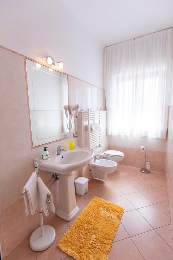 Sant'Anna Bed & Breakfast Аджерола Екстериор снимка