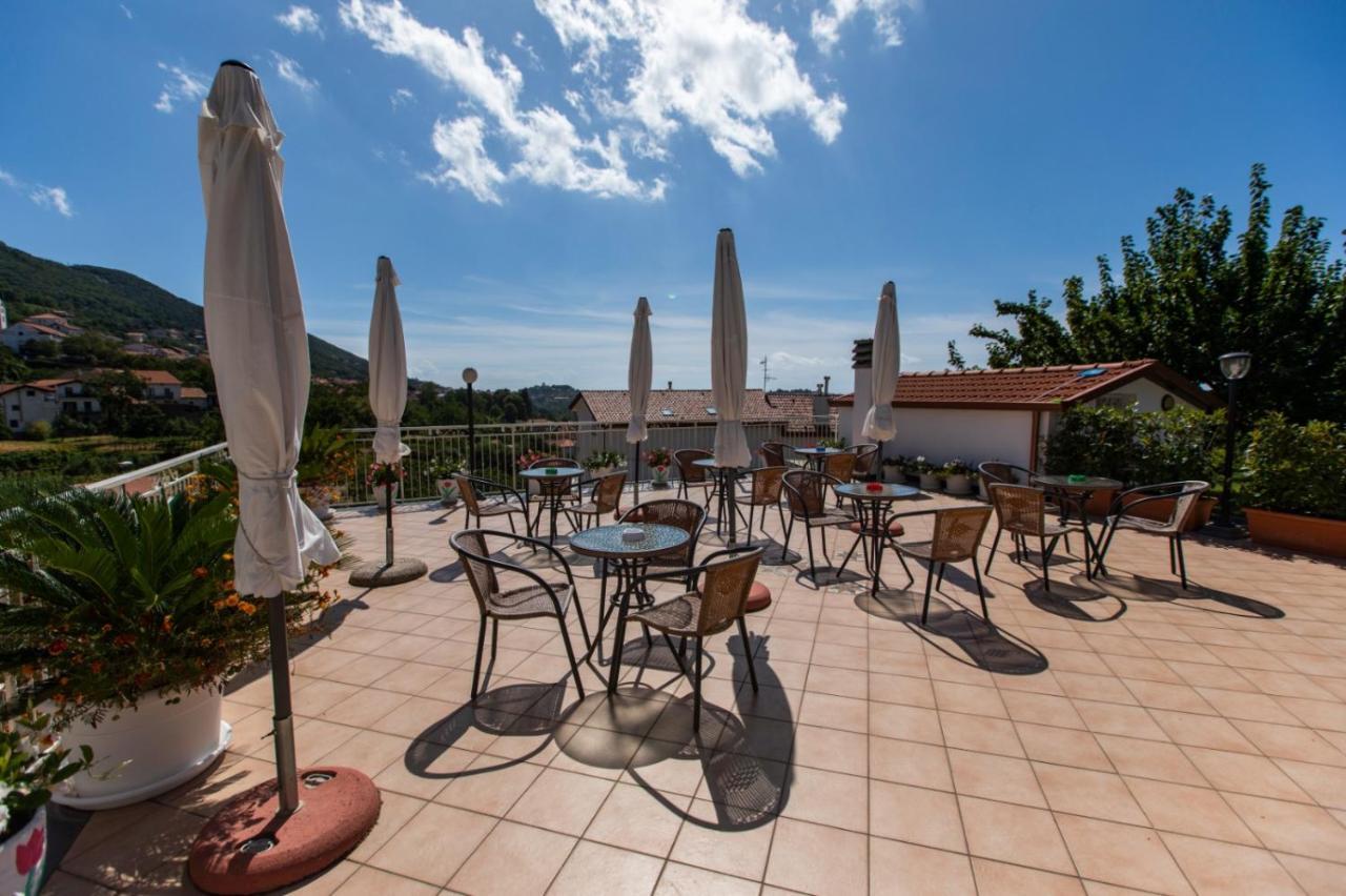 Sant'Anna Bed & Breakfast Аджерола Екстериор снимка
